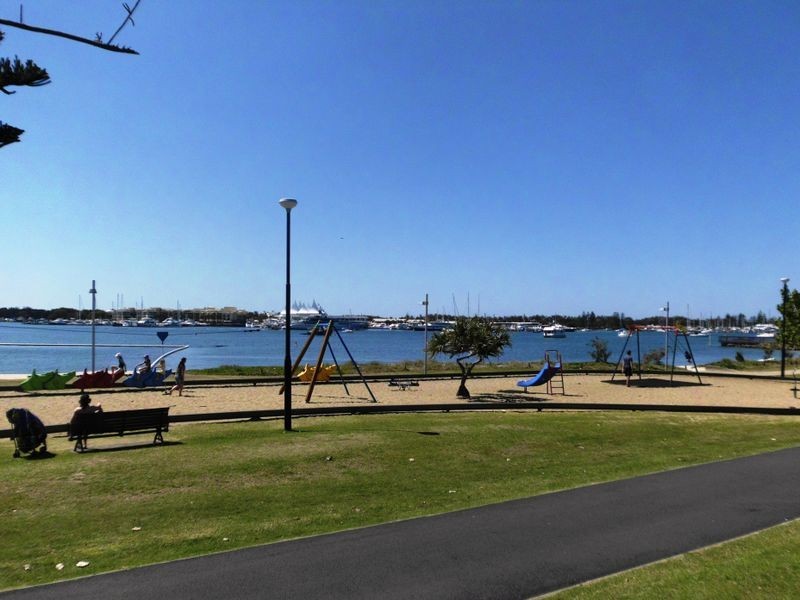 13/30 Marine Parade, Southport QLD 4215