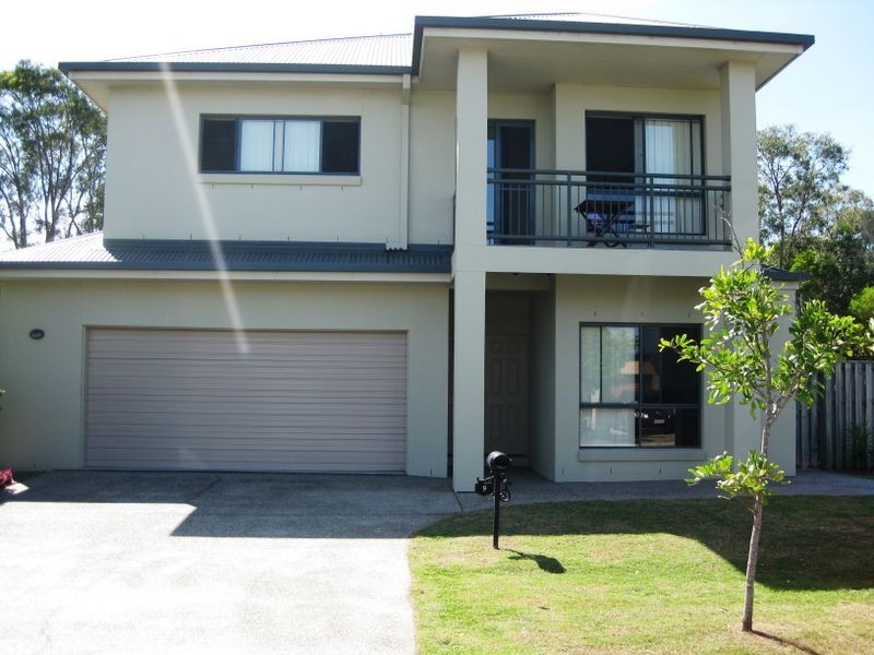 9 Imperia  Crescent, Varsity Lakes QLD 4227