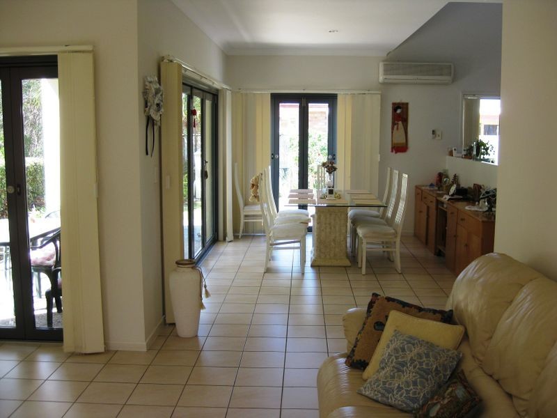 9 Imperia  Crescent, Varsity Lakes QLD 4227