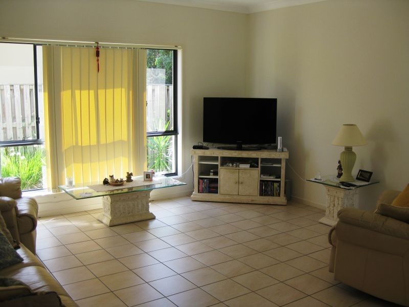 9 Imperia  Crescent, Varsity Lakes QLD 4227