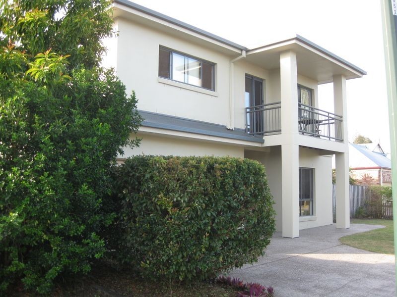 9 Imperia  Crescent, Varsity Lakes QLD 4227