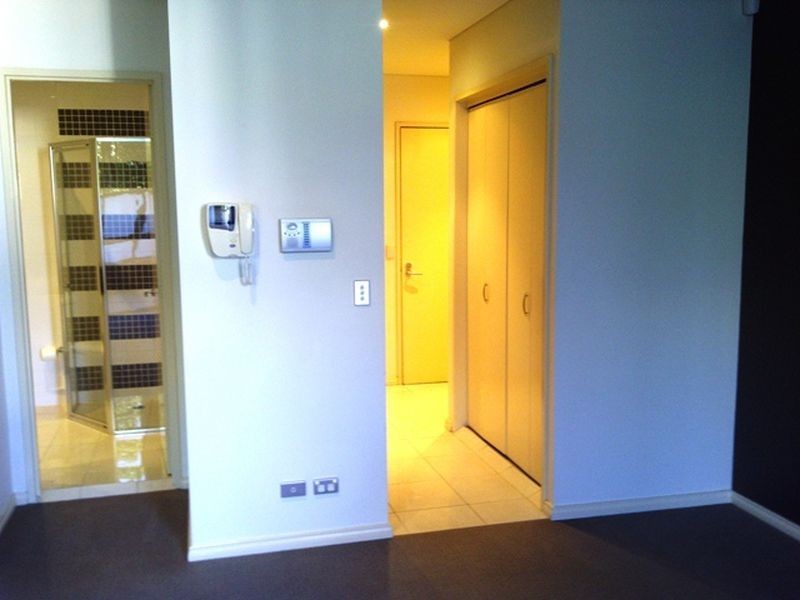 214/3 Como Crescent, Southport QLD 4215