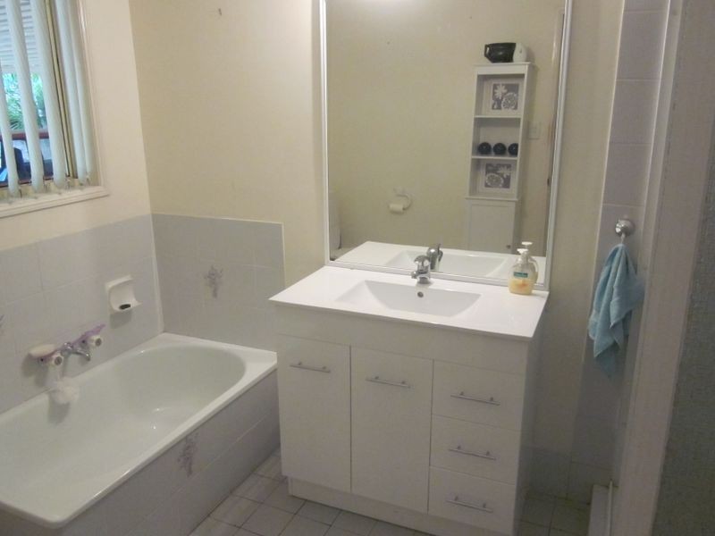 34 Jancoon Ct, Carrara QLD 4211
