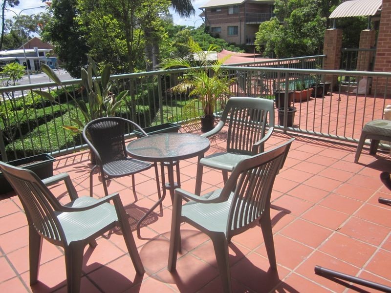 31/45 Pohlman St, Southport QLD 4215