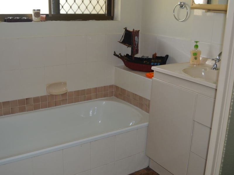 37 Plateau Crescent, Carrara QLD 4211