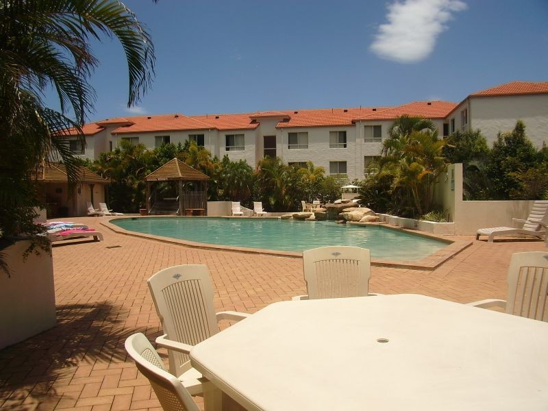 4/106 Marine Parade, Southport QLD 4215