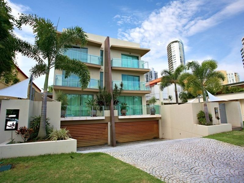 35B Hughes Avenue, Main Beach QLD 4217