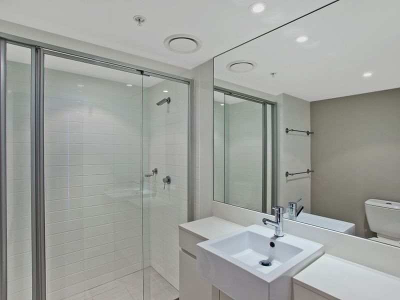 21501/5 Lawson Street, Southport QLD 4215
