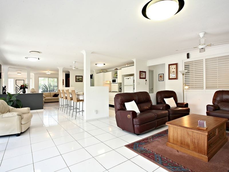9 White Ash Road, Bonogin QLD 4213