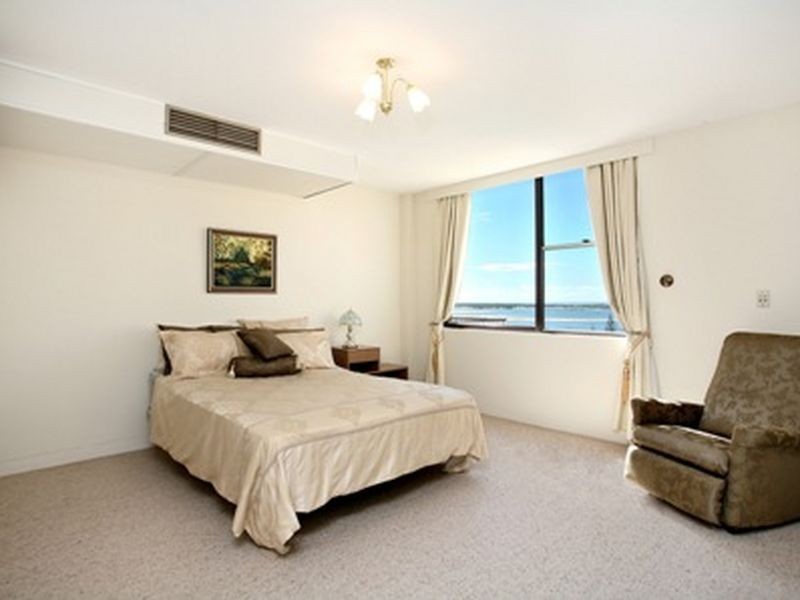 34/72 Marine Parade, Southport QLD 4215