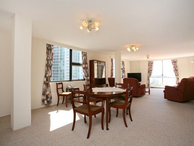 34/72 Marine Parade, Southport QLD 4215