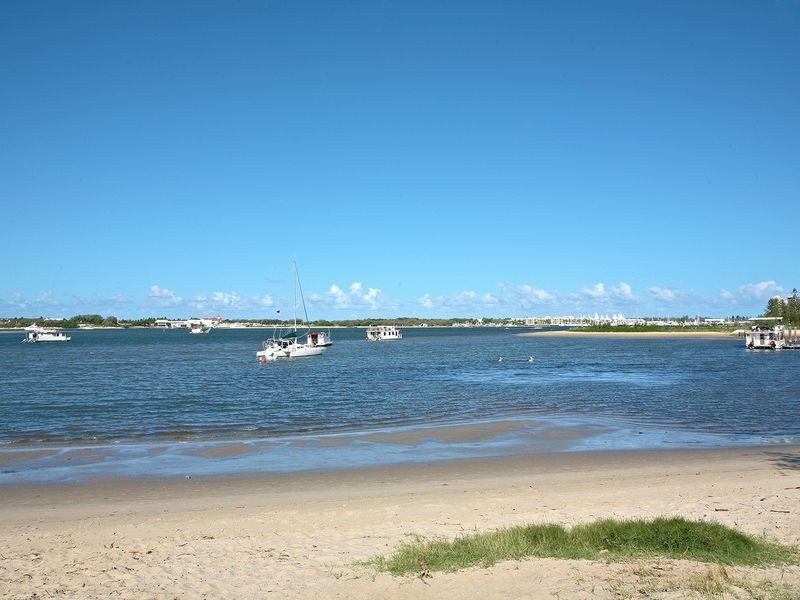 18/106-108 Marine Parade, Southport QLD 4215