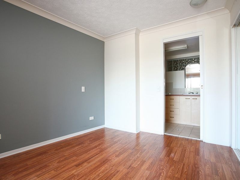 18/106-108 Marine Parade, Southport QLD 4215