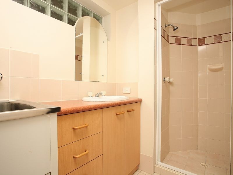 18/106-108 Marine Parade, Southport QLD 4215