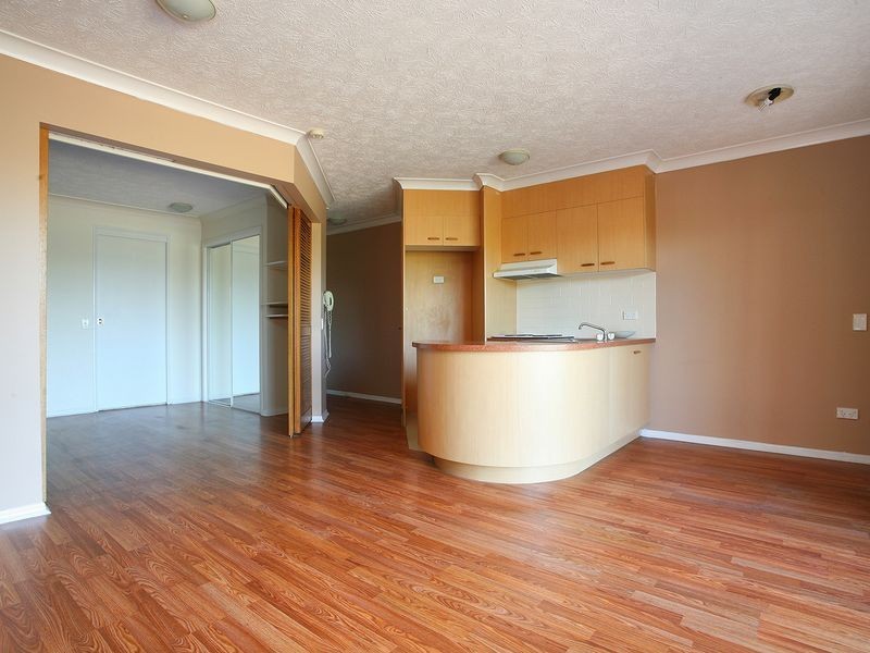 18/106-108 Marine Parade, Southport QLD 4215