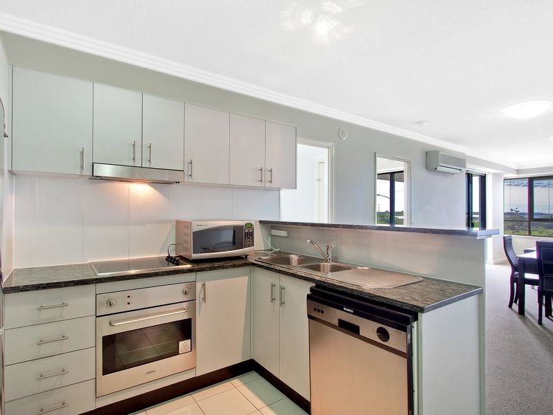 9/136 Marine Parade, Southport QLD 4215