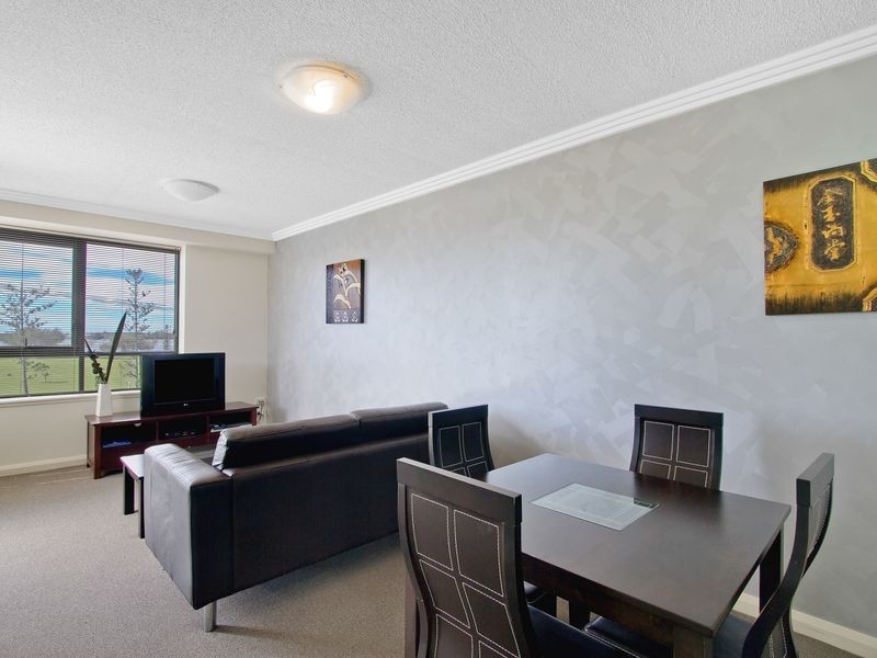 9/136 Marine Parade, Southport QLD 4215