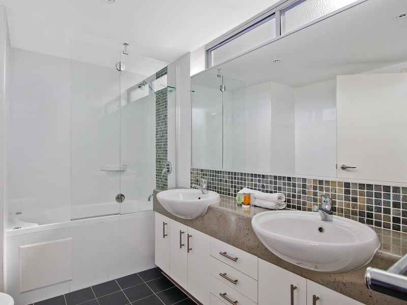 9/136 Marine Parade, Southport QLD 4215