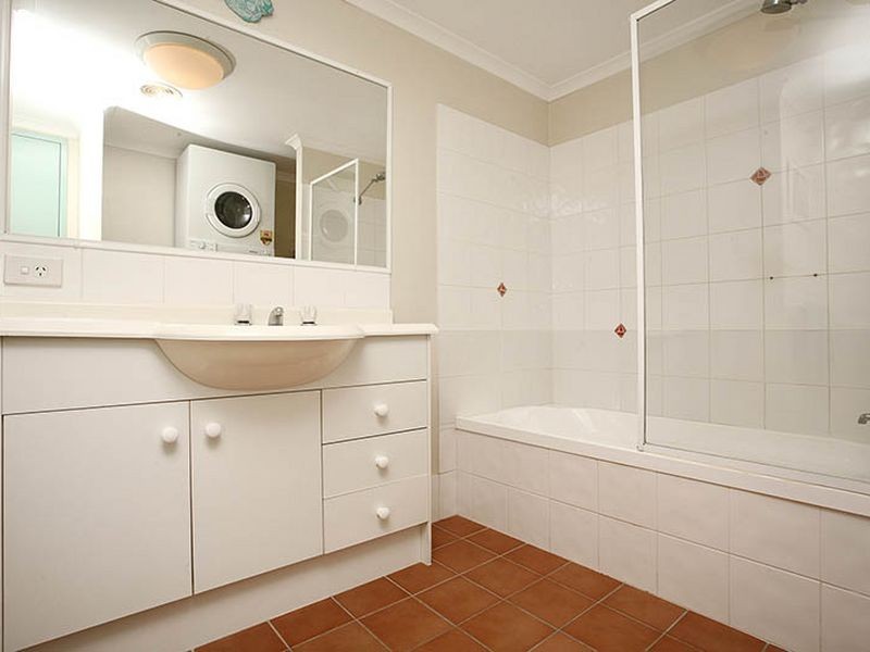 48/45 Pohlman Street, Southport QLD 4215