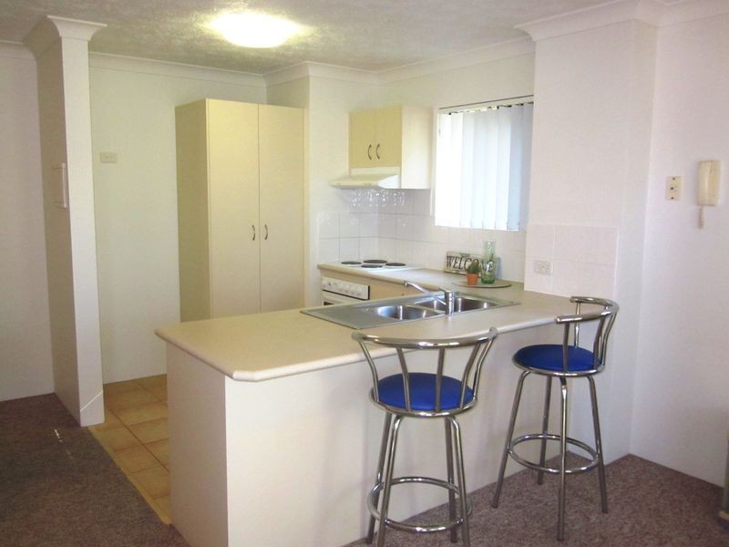 27/16 Waverley St, Southport QLD 4215