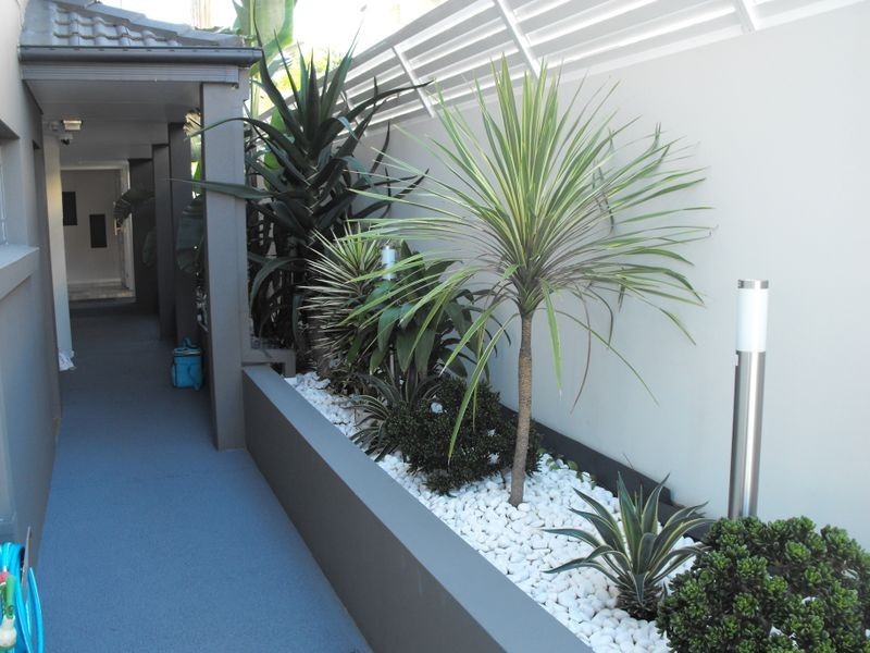 2/27 Lenneberg Street, Southport QLD 4215