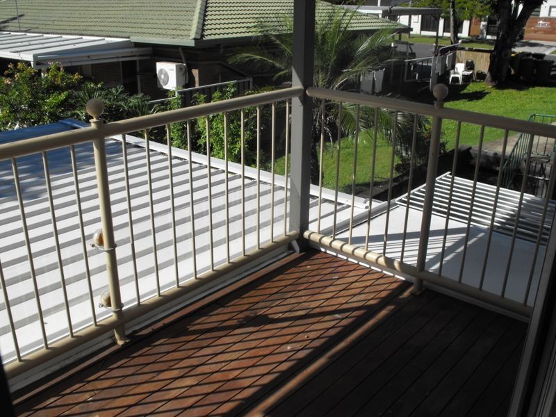 2/27 Lenneberg Street, Southport QLD 4215