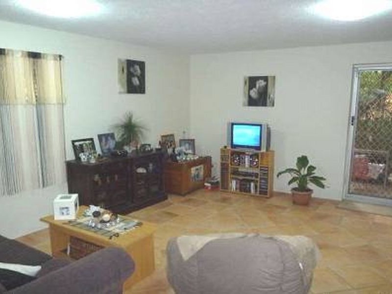 2/203 Scarborough st, Southport QLD 4215