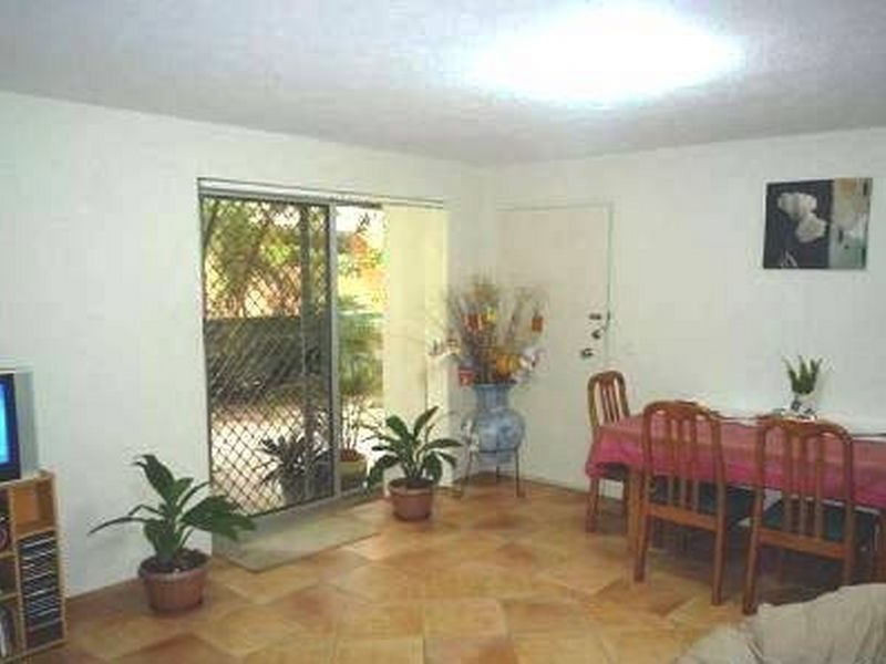 2/203 Scarborough st, Southport QLD 4215