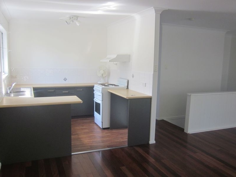 21 Sungold Ave, Southport QLD 4215