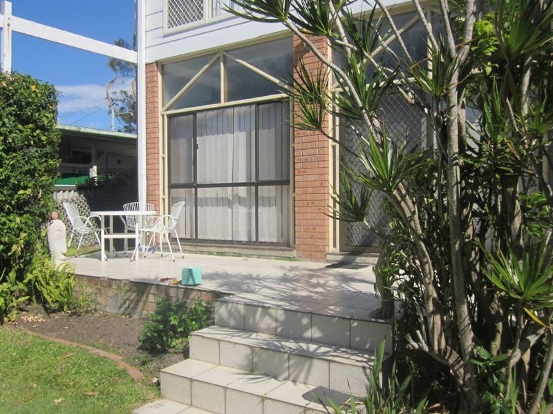 21 Sungold Ave, Southport QLD 4215