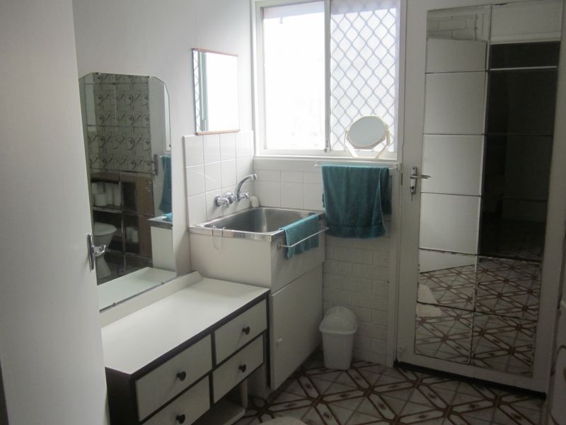 21 Sungold Ave, Southport QLD 4215