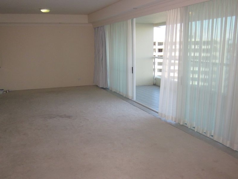 C 9-2/75 Brighton Parade, Southport QLD 4215