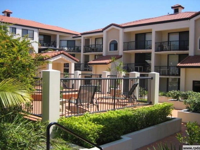 11 Owens Lane, Southport QLD 4215