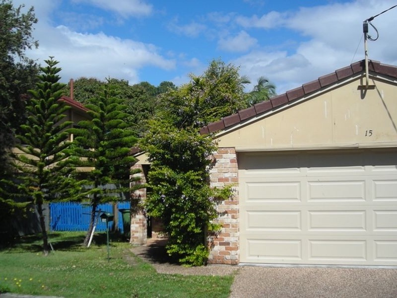 15 Lara Avenue, Southport QLD 4215