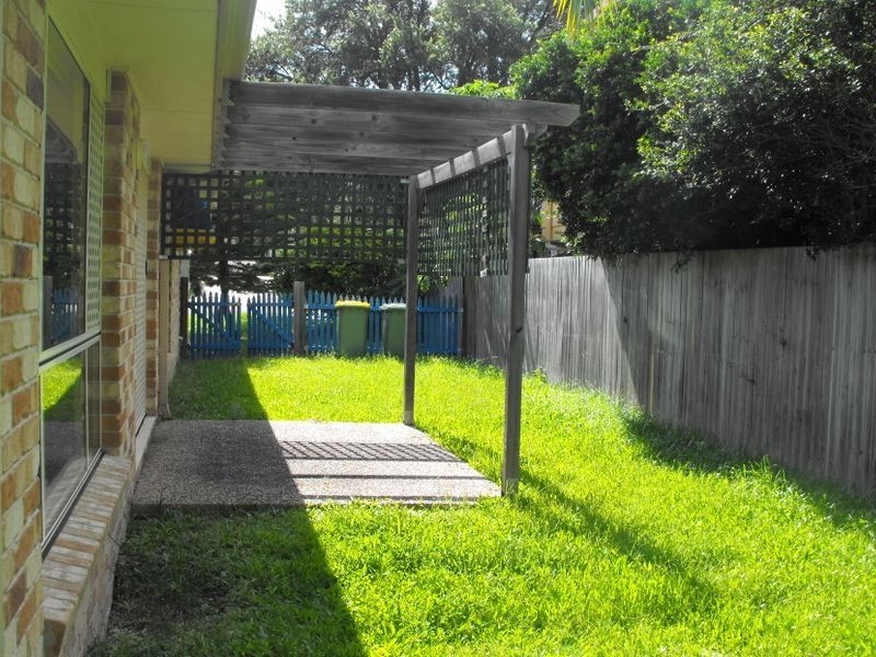 15 Lara Avenue, Southport QLD 4215