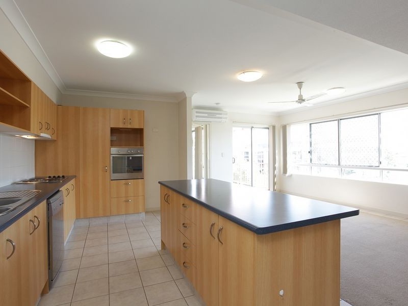 15/18-22 Parker Street, Labrador QLD 4215