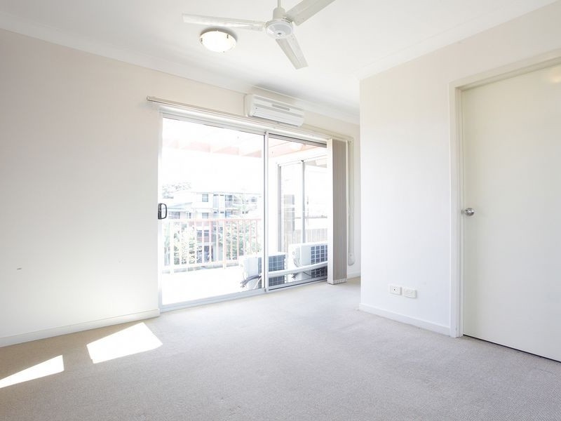 15/18-22 Parker Street, Labrador QLD 4215