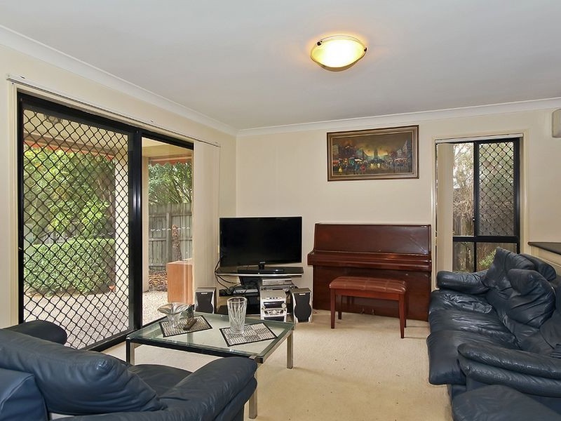 1/68 Heeb Street, Benowa QLD 4217