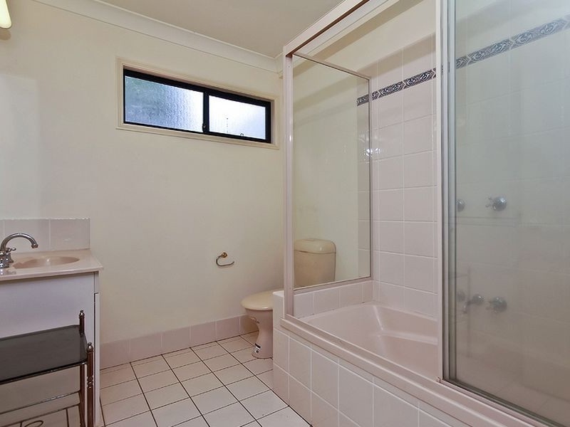 1/68 Heeb Street, Benowa QLD 4217