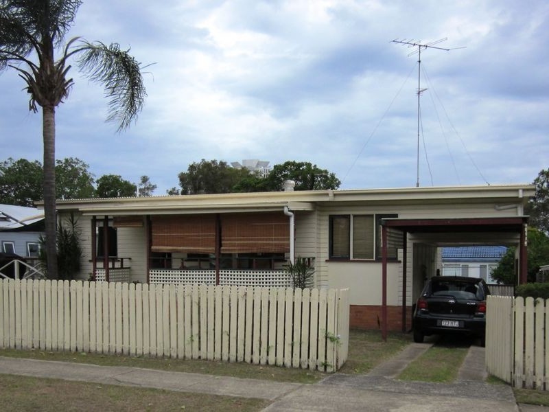 15 Echlin Street, Labrador QLD 4215