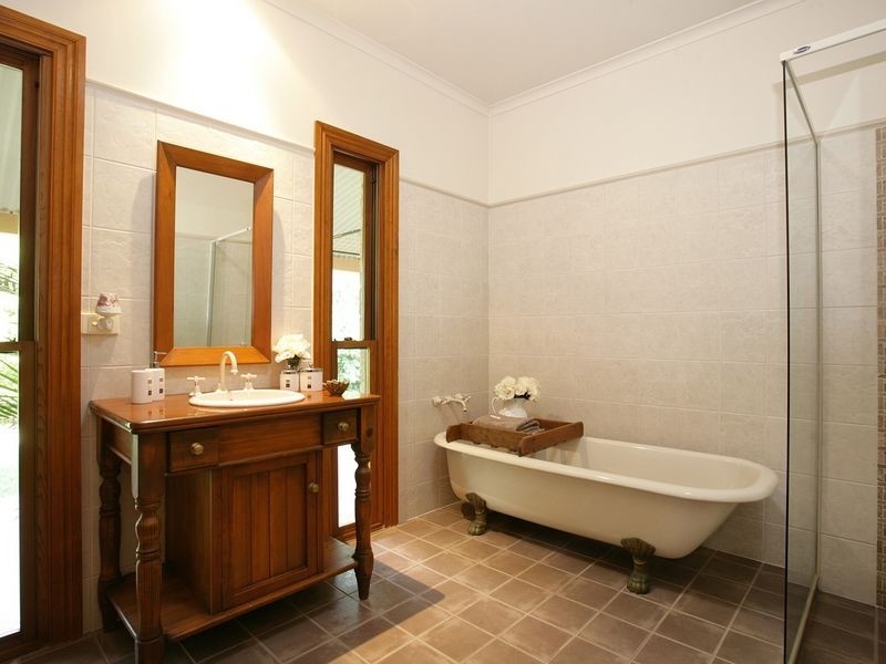 18 Raffles Ct, Mudgeeraba QLD 4213