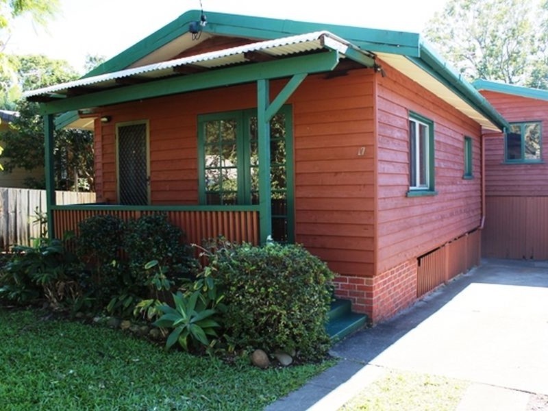 17 Dowling Drive, Southport QLD 4215