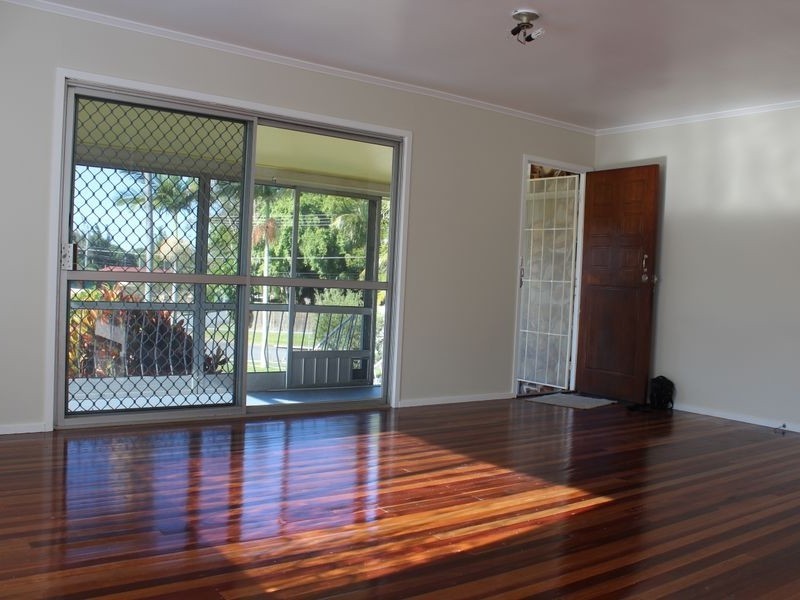 13 The Glade, Labrador QLD 4215