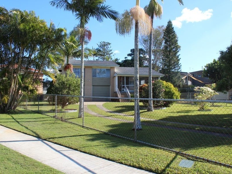 13 The Glade, Labrador QLD 4215
