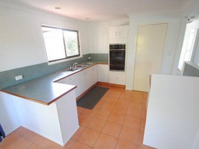 27 Lavinia Street, Southport QLD 4215