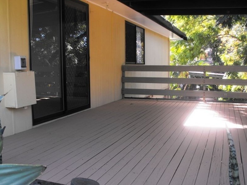 27 Lavinia Street, Southport QLD 4215