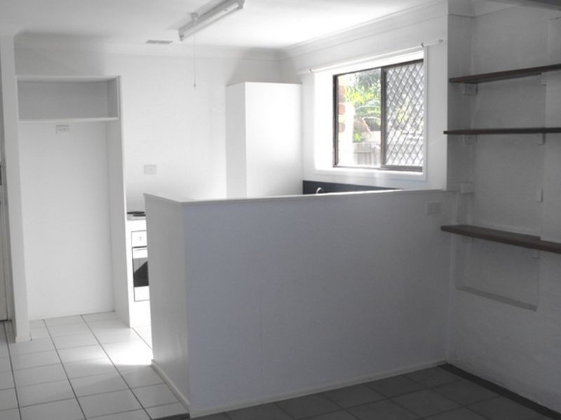 27 Lavinia Street, Southport QLD 4215