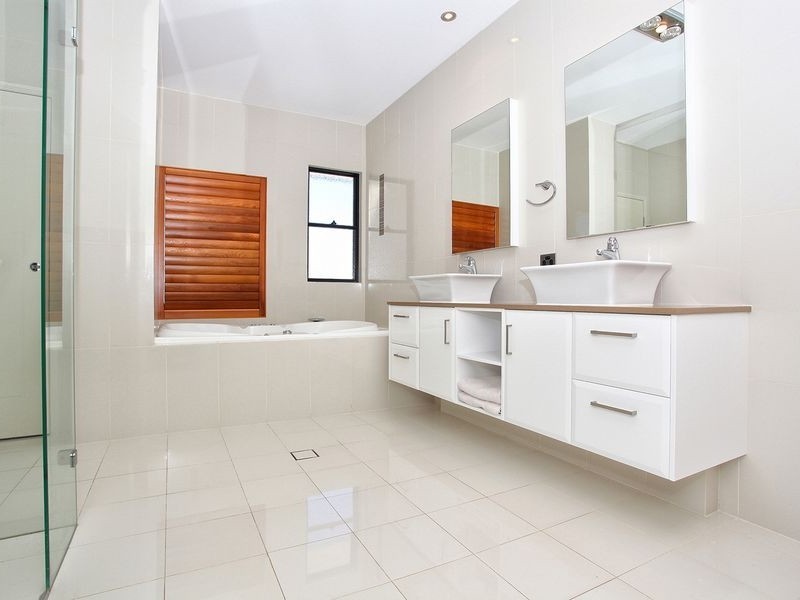 21 Marina Pde, Jacobs Well QLD 4208