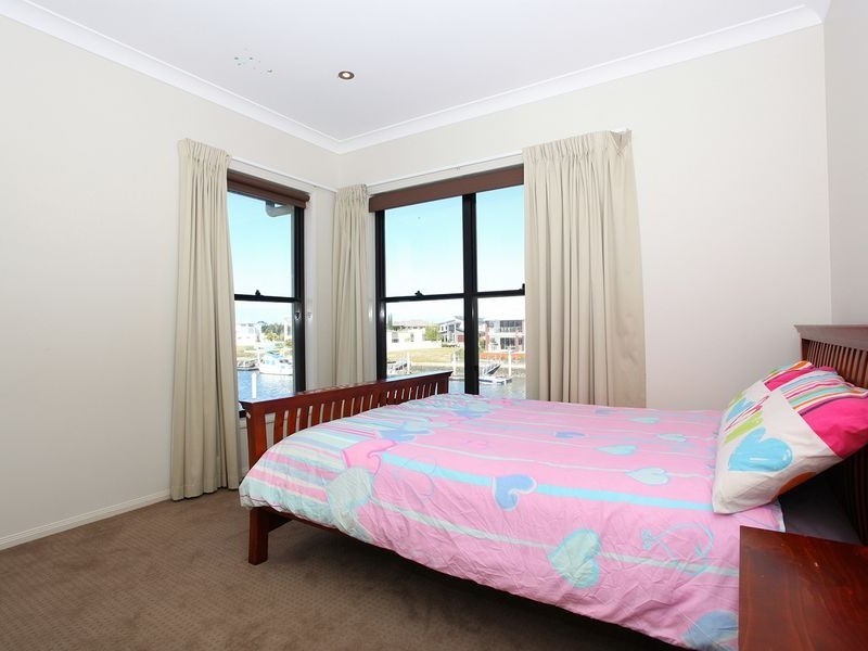 21 Marina Pde, Jacobs Well QLD 4208