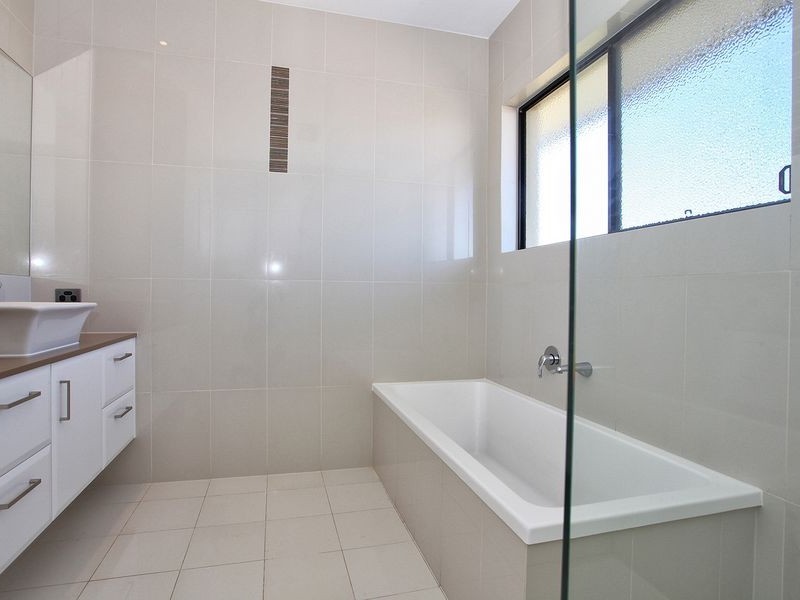 21 Marina Pde, Jacobs Well QLD 4208